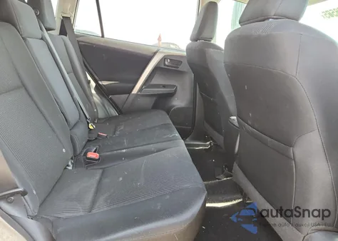 2015 Toyota Rav4 Le z USA, uszkodzony, nr VIN 2T3ZFREV8FW200031